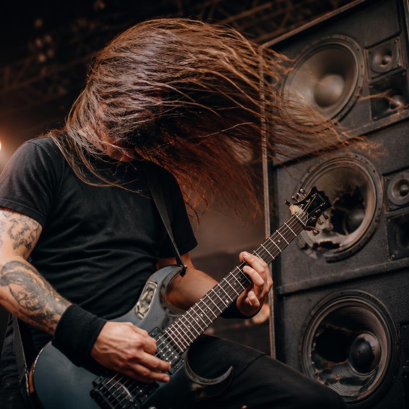 Metal, który wciąż rozrywa głośniki