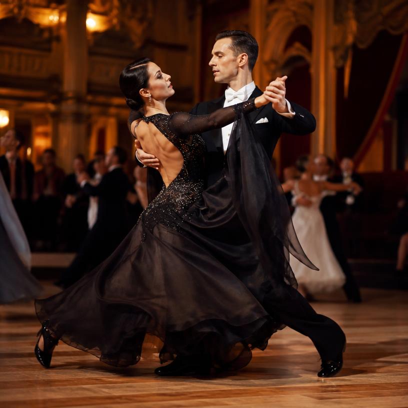 Walc, tango i quickstep na luzie